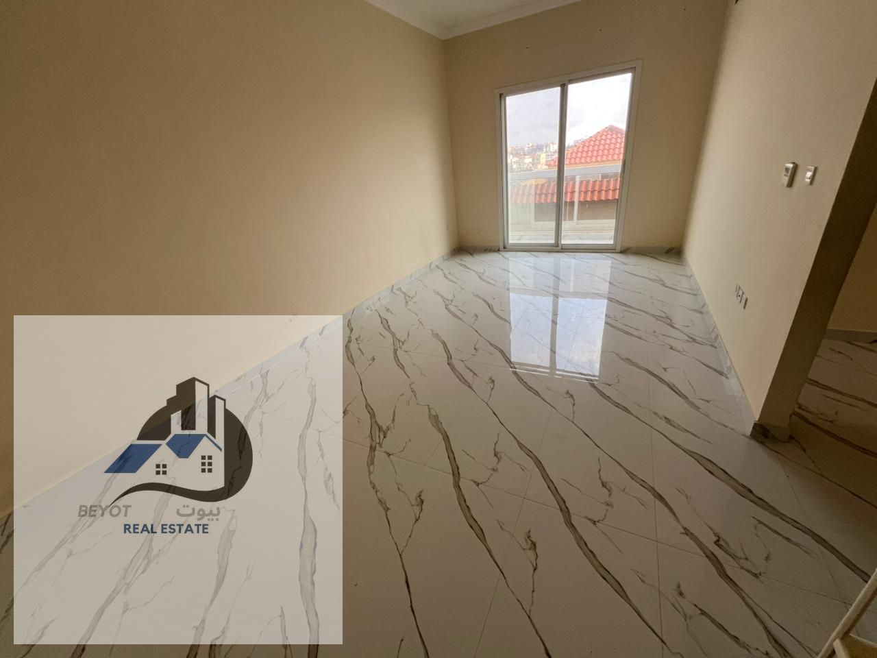 Apartment for Rent in Ajman – Al Mowaihat 3 A well-maintained 2-bedroom apartment with living room, second tenant, featuring modern finishing and