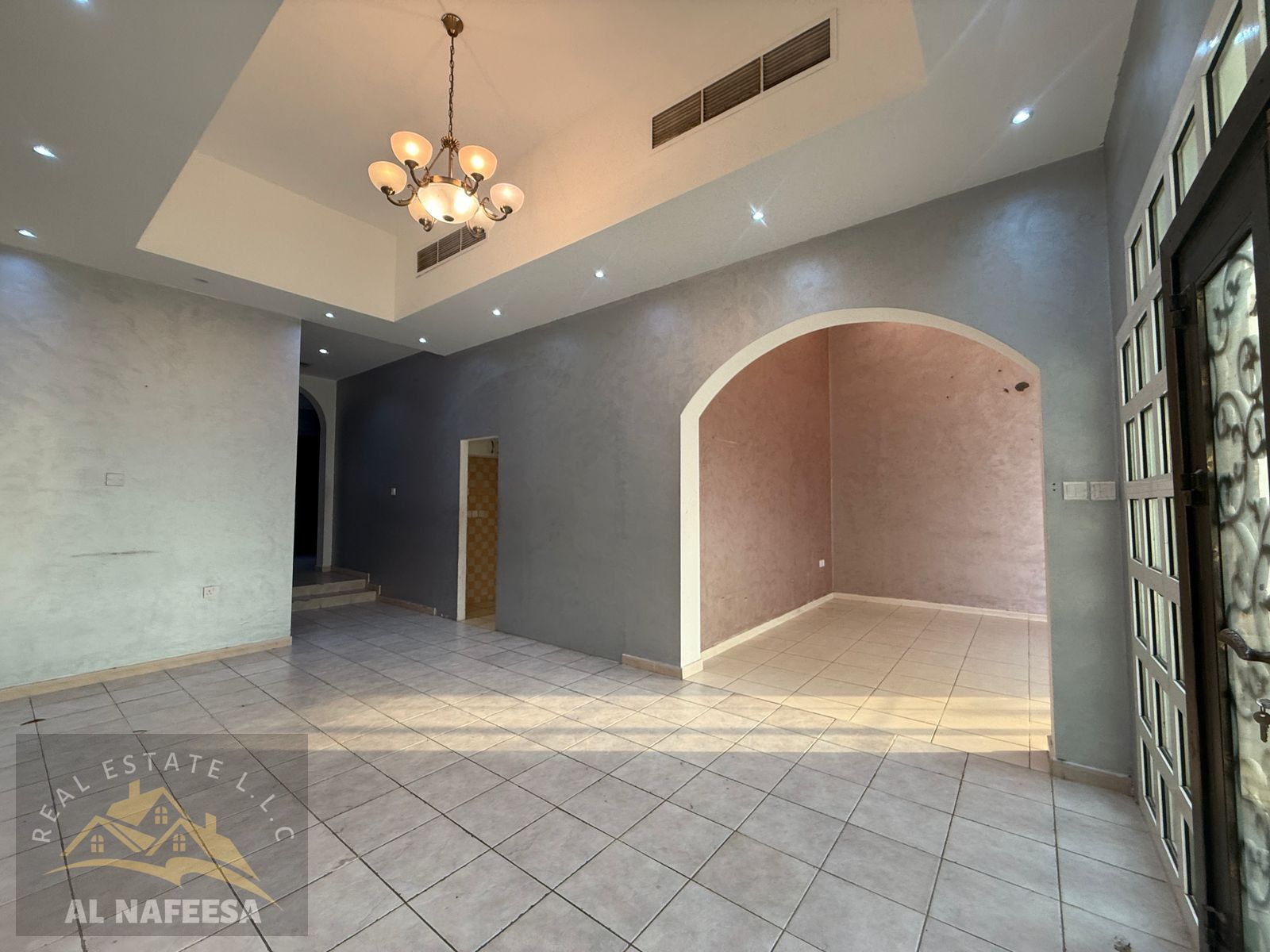 Perfect family living 3 bedrooms +madis room