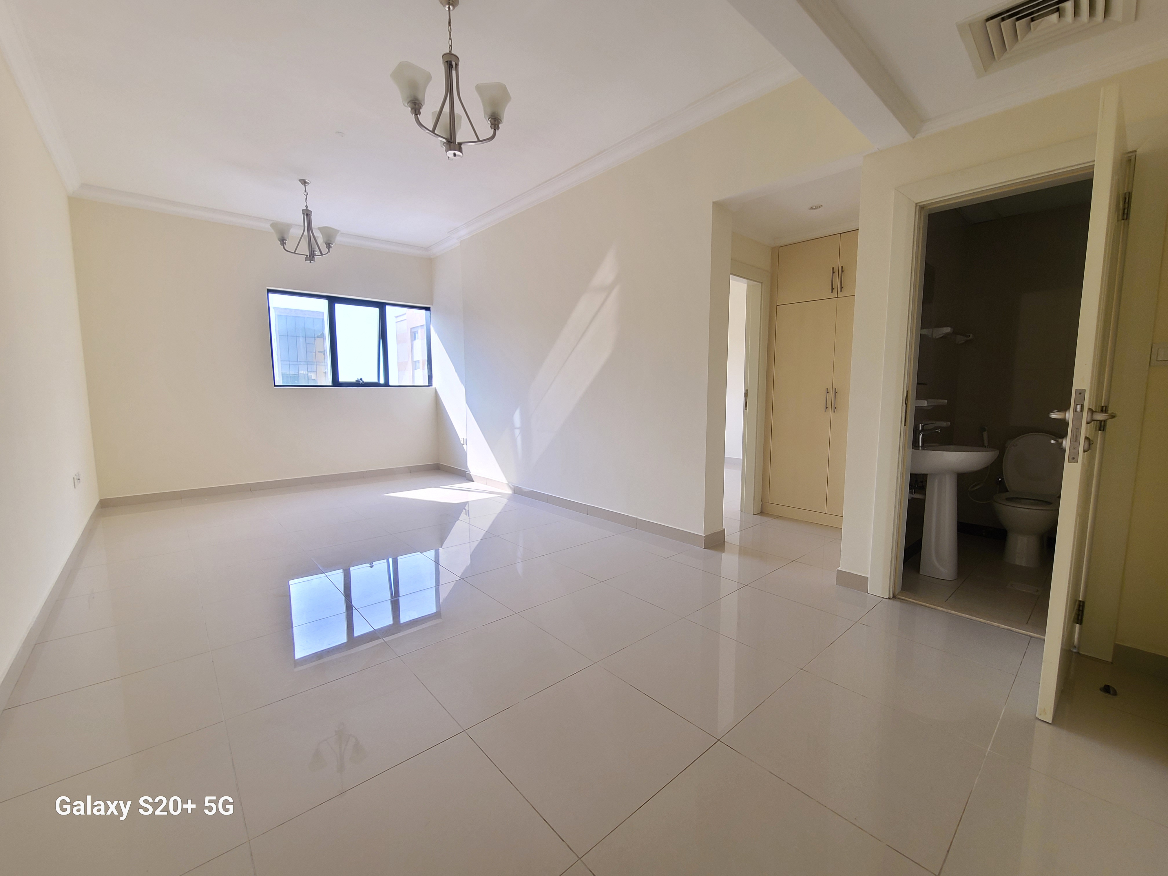 Luxurious 1bhk with parking, 2 washrooms new muwaileh sharjah