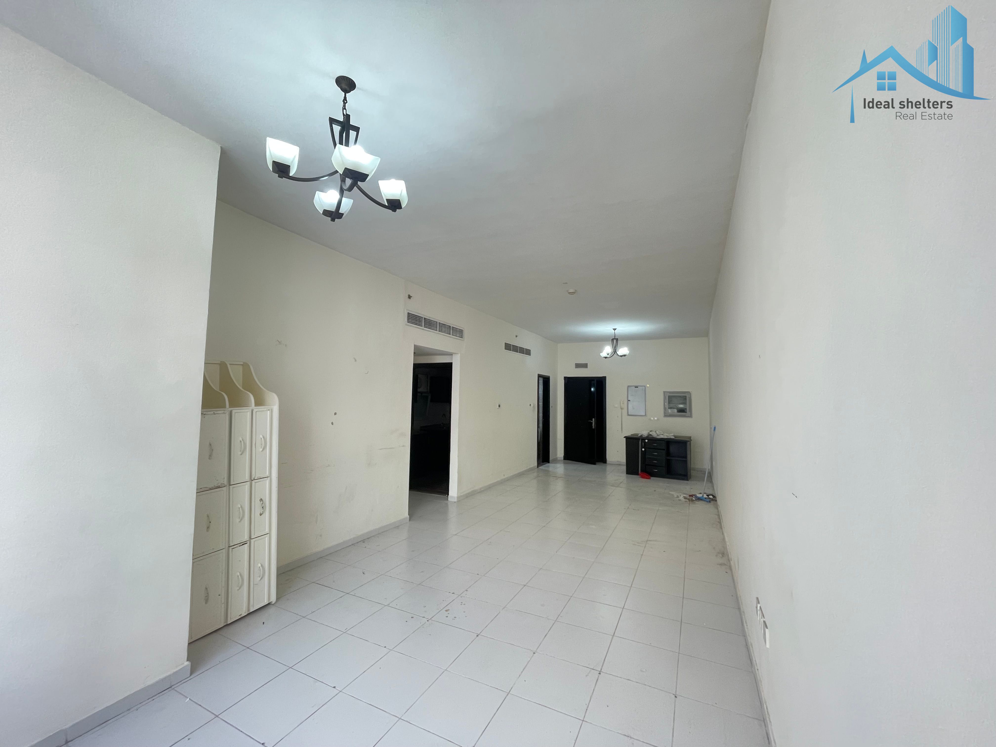 Prime Location ! Ready To Move ! Near To School