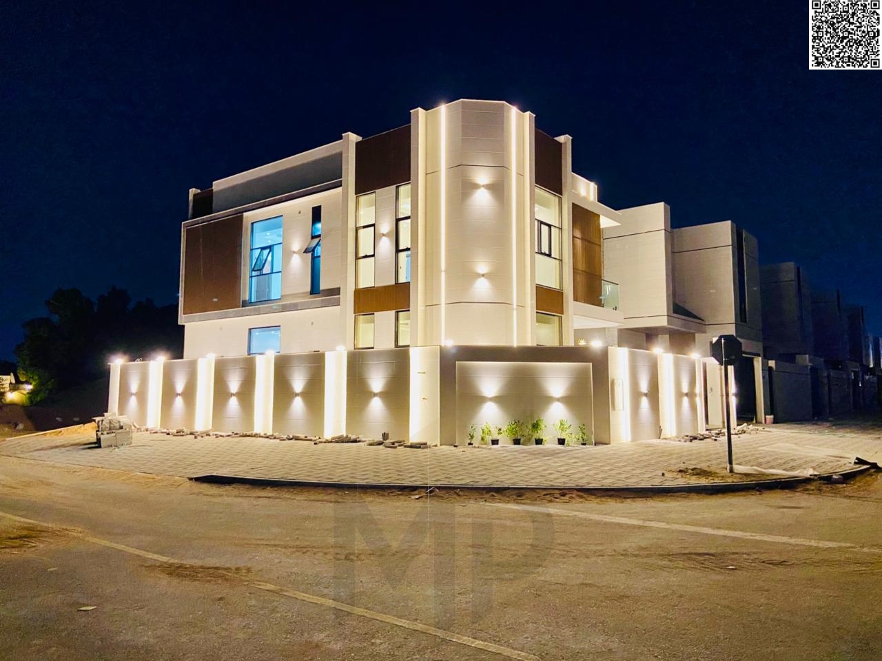 Luxury villa for sale in Al-Haliyo 2, featuring two floors and a rooftop, with a modern design and spacious areas. Freehold ownership for all national