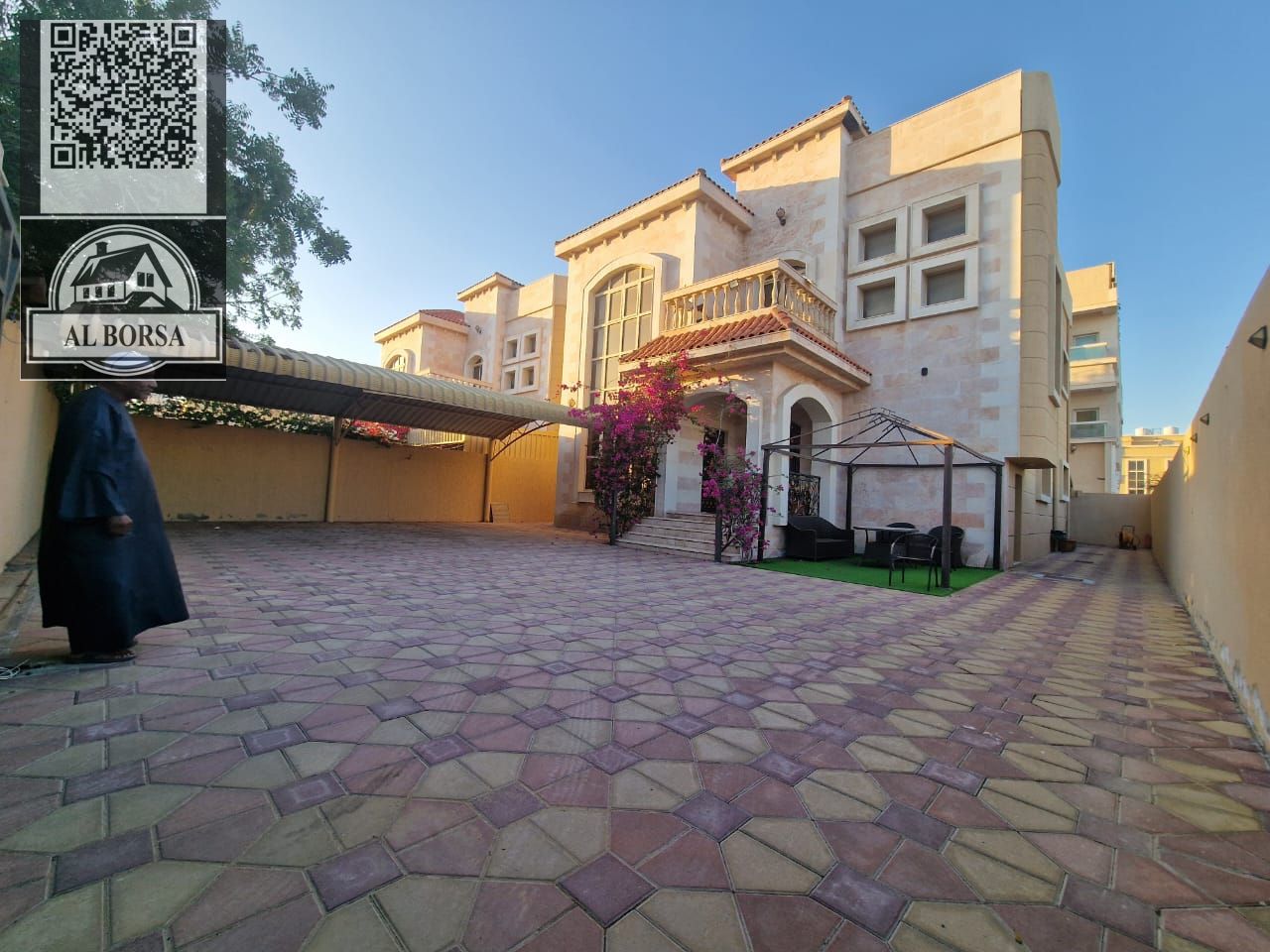 Villa for sale in Al Rawda, Ajman, 5 master bedrooms, majlis, living room and maid's room