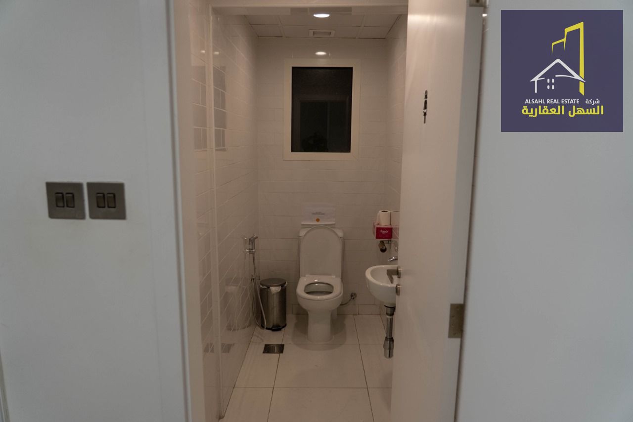 Premium officein Al Majaz 3 Al Qasba