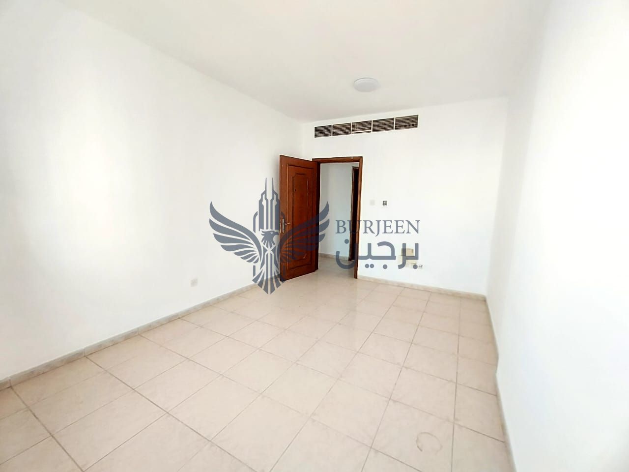 1BHK APARTMENT FAMILY BUILDING WITH BALCONY