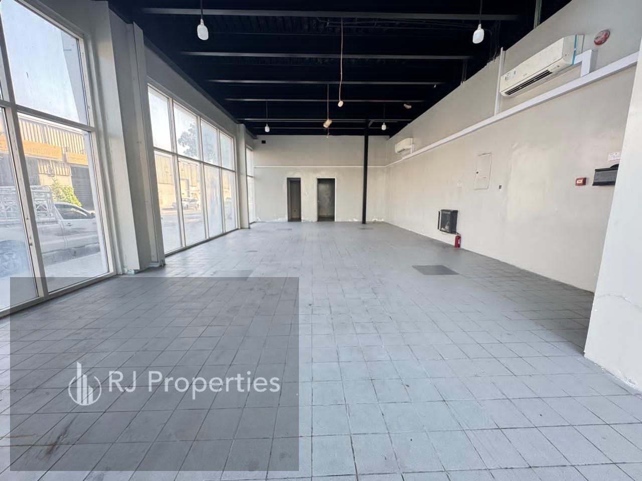 On the Road luxury showroom 30 days free very prime lecation with MAZZiNE FLOOR ready to move only jest 115k