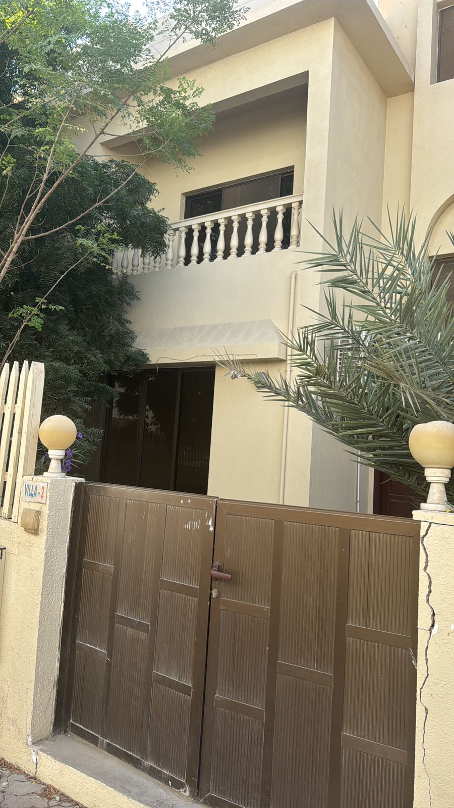 Villa for rent in Sharjah, Al Rafiya, on Al Heera Beach (Al Fisht) Direct sea view 4 spacious bedrooms Maid's room 3 bathrooms Two-story villa with a