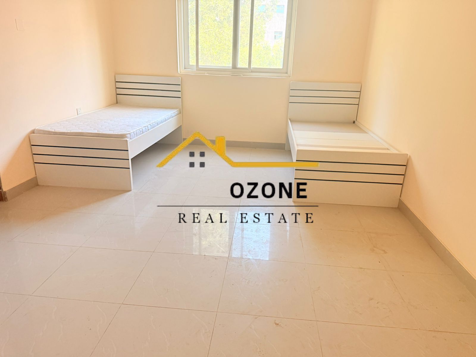 Studio with Separate Kitchen - Neat & Clean - Ready To Move 4 Cheque Payment