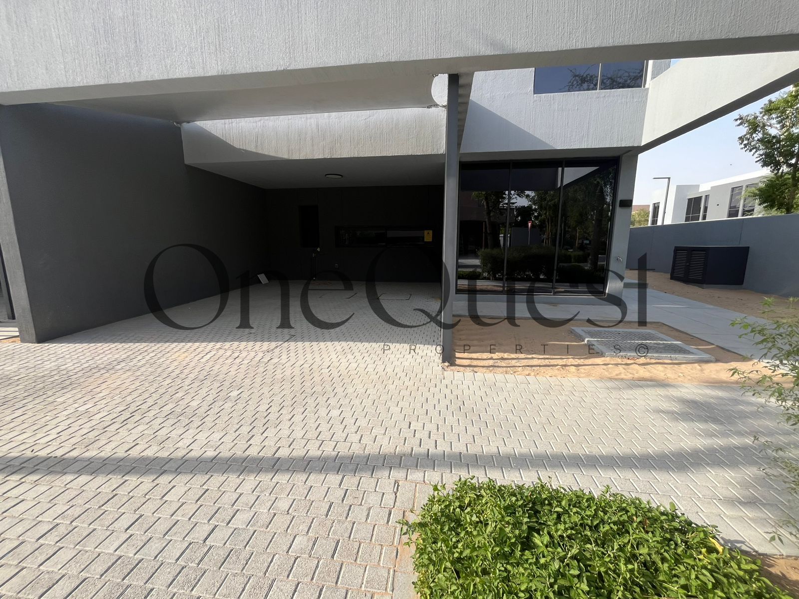 HUGE PLOT | DISTRESS | 4 BR CORNER + MAJLIS