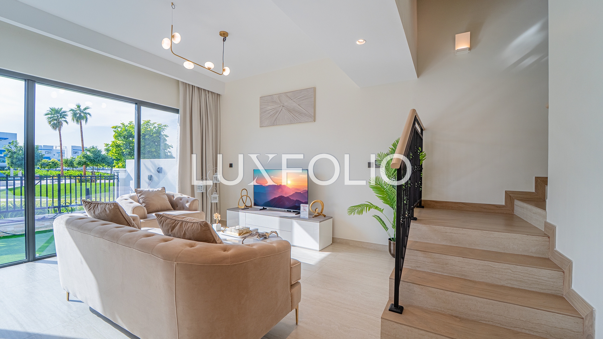 4BEDROOM VILLA WITH GARDEN SPECIAL OFFER AVAIL NOW