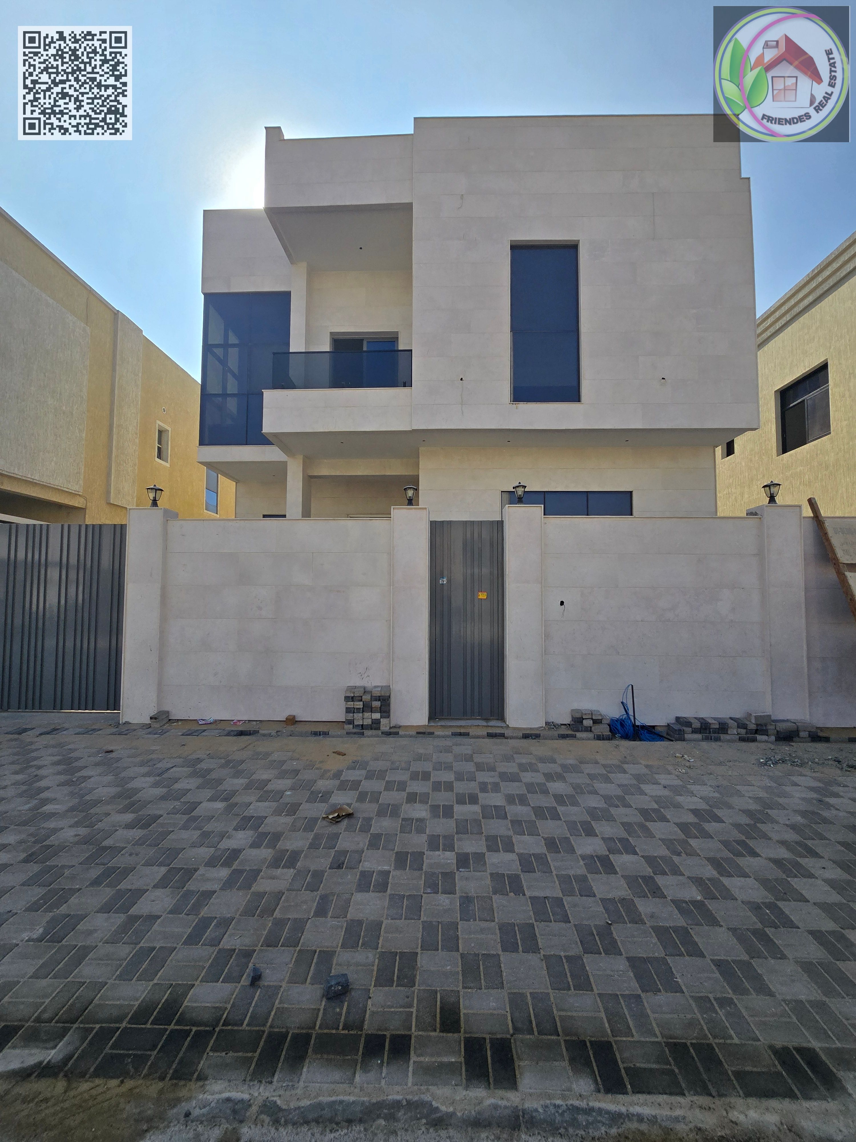 Villa for sale floor and first roof fully stone facade Super Deluxe finish I take the opportunity