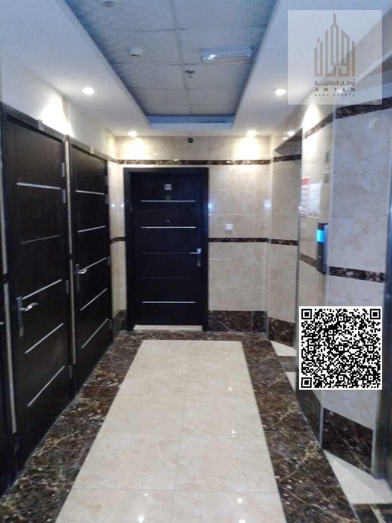 Commercial building on main street | freehold , prime location | G+4