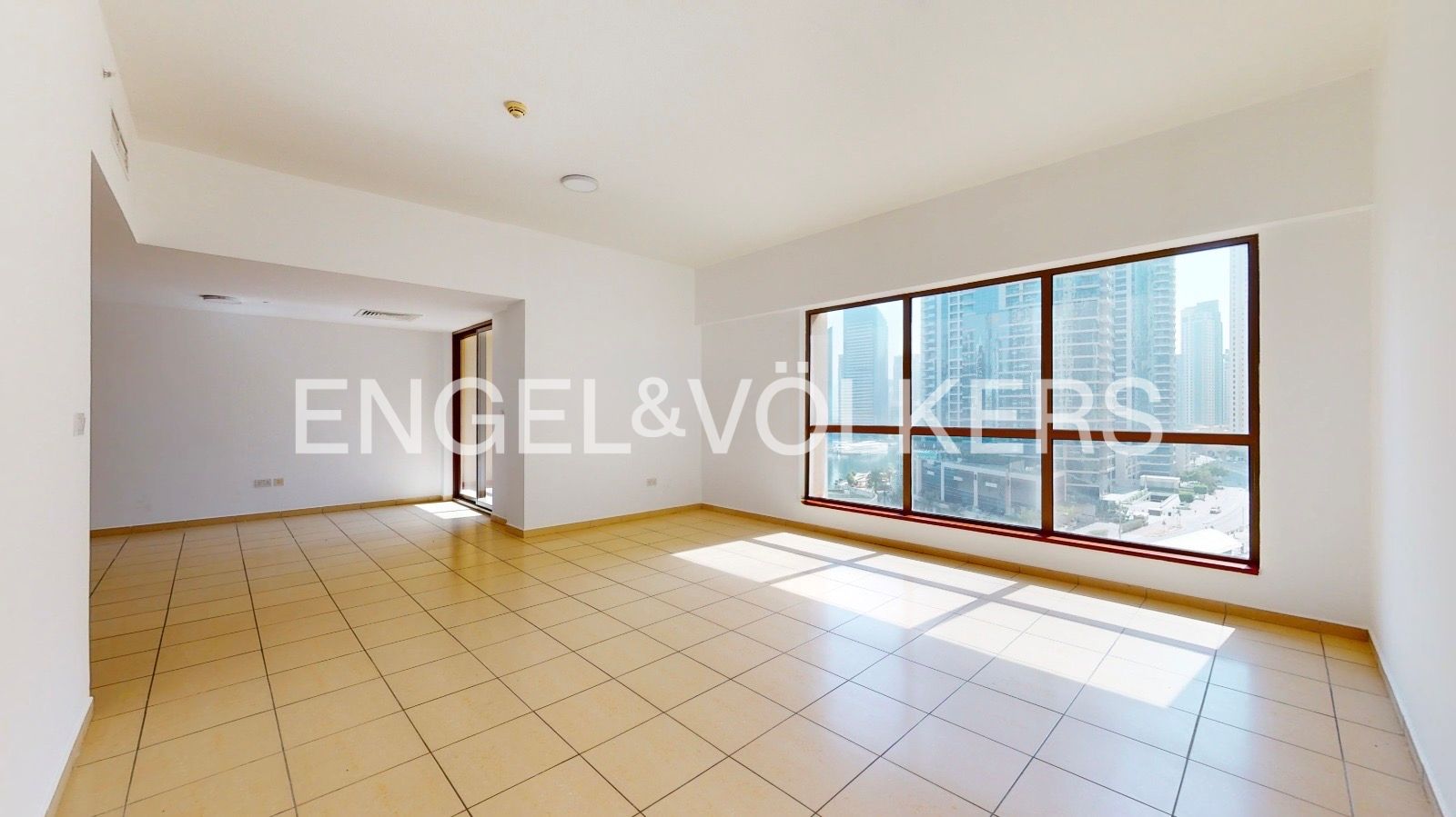 Marina View | Spacious Layout I Close to beach