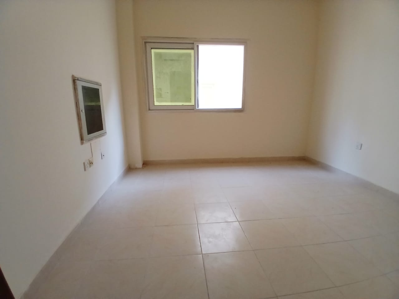 Spacious Studio with separate kitchen