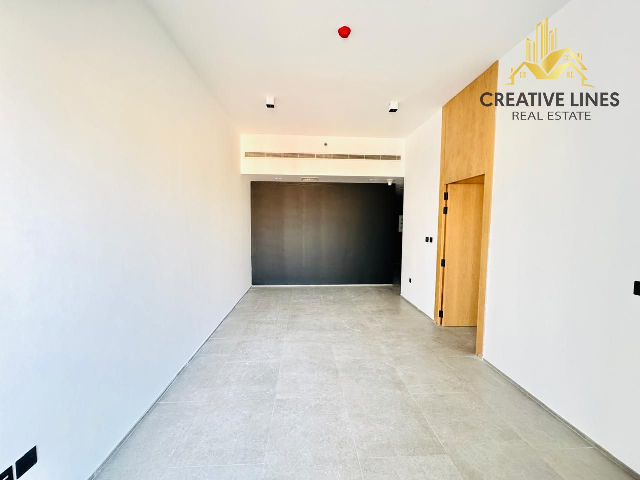 SPACIOUS 1BHK//CLOSE KITCHEN/MODERN LIVING