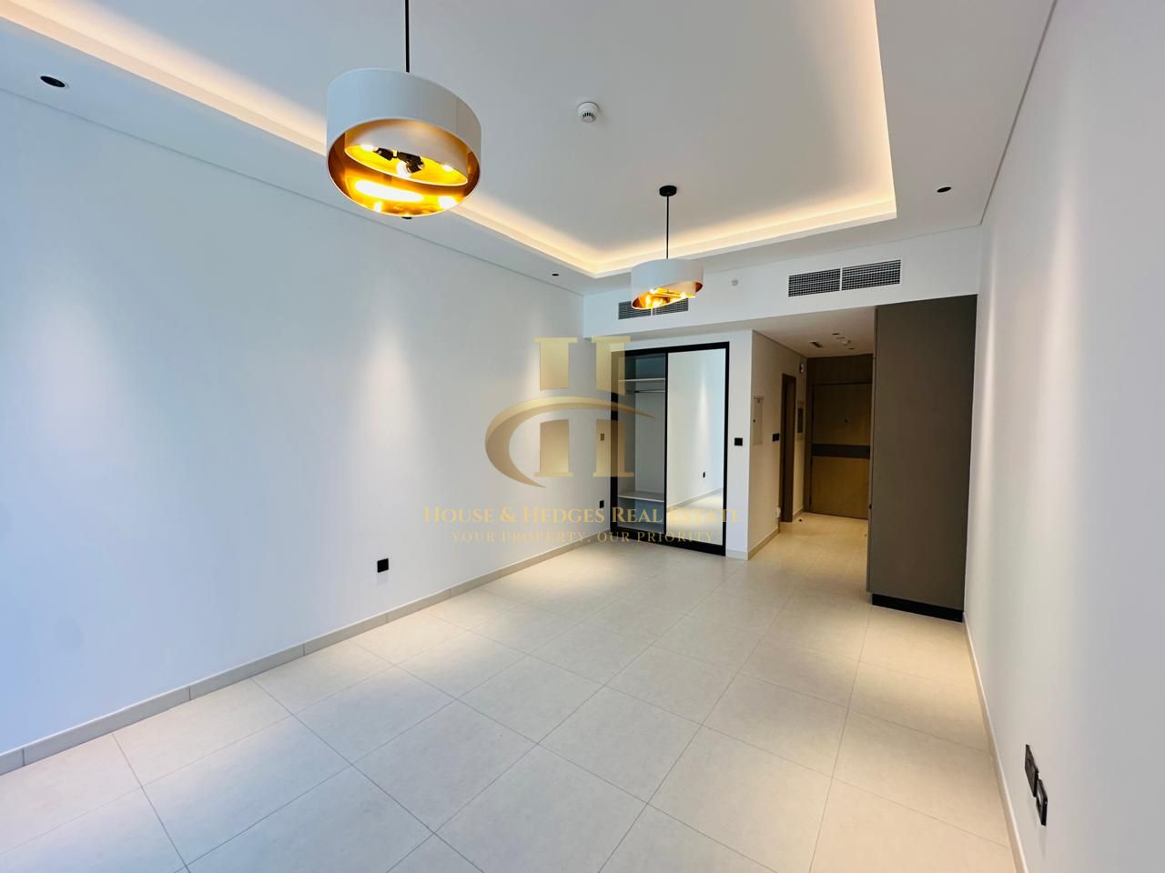 Direct Access To Pool | With Terrace | Vacant