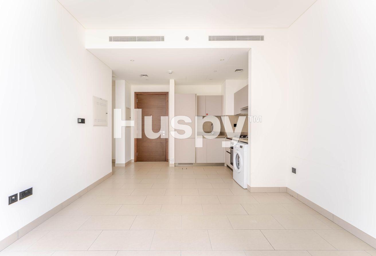 Vastu Compliant | Furnished | Mid Floor
