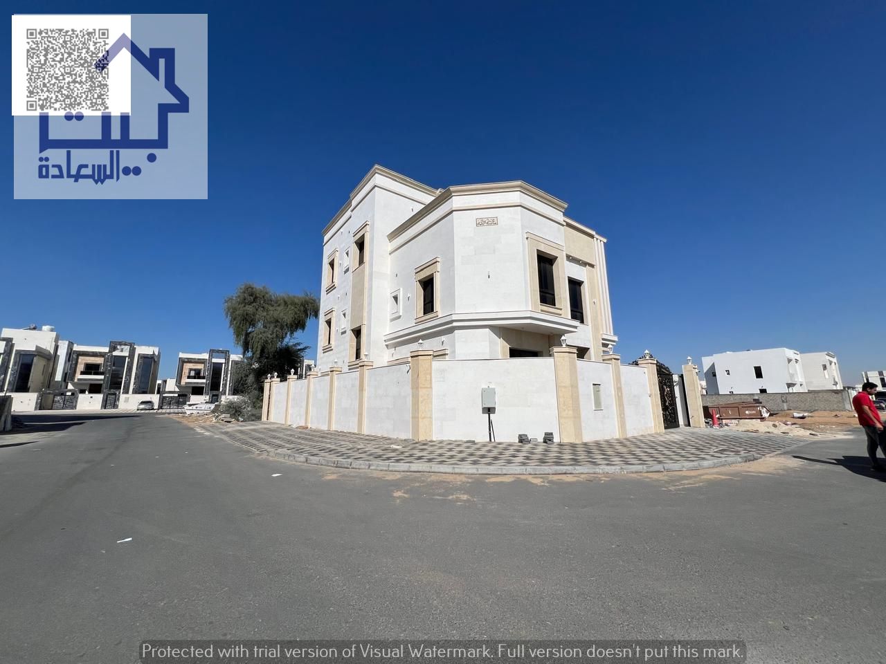 **Translation:** Corner villa for rent, brand new, luxury finishing, six spacious rooms, prime location, high privacy, family-friendly and close to s