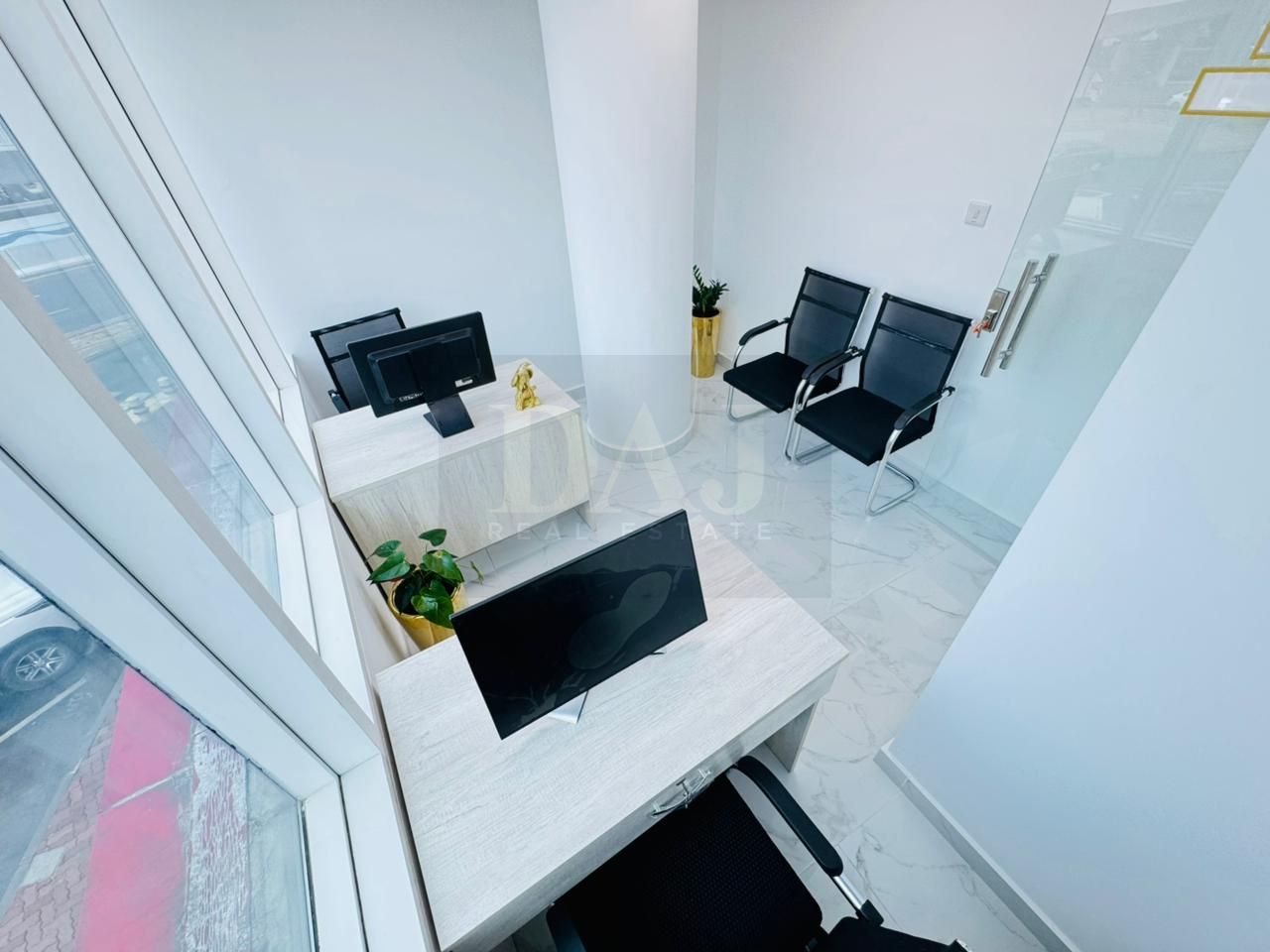 Rent With Us and Experience the Perfect Office Space Solution