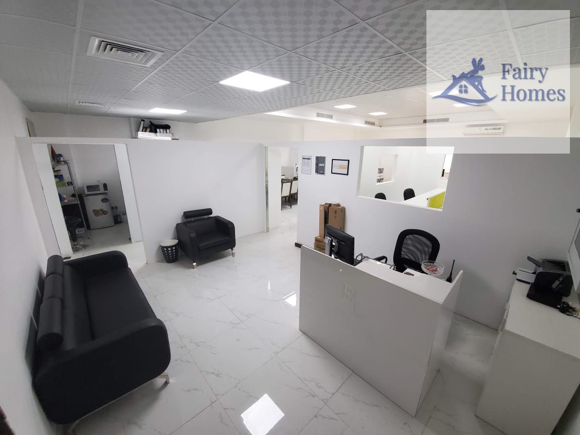 FURNISHED OFFICE | FIVE PARKING | VACANT
