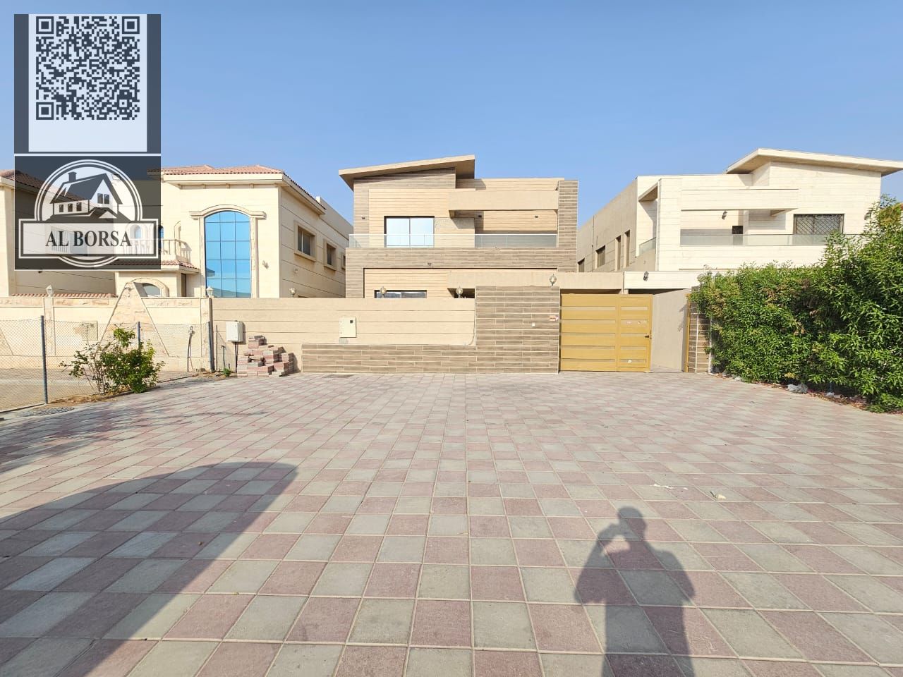 Villa for rent in Al Rawda - Ajman, 5 master bedrooms + living room + majlis + luxury kitchen + maid's room, ready to move in immediately.