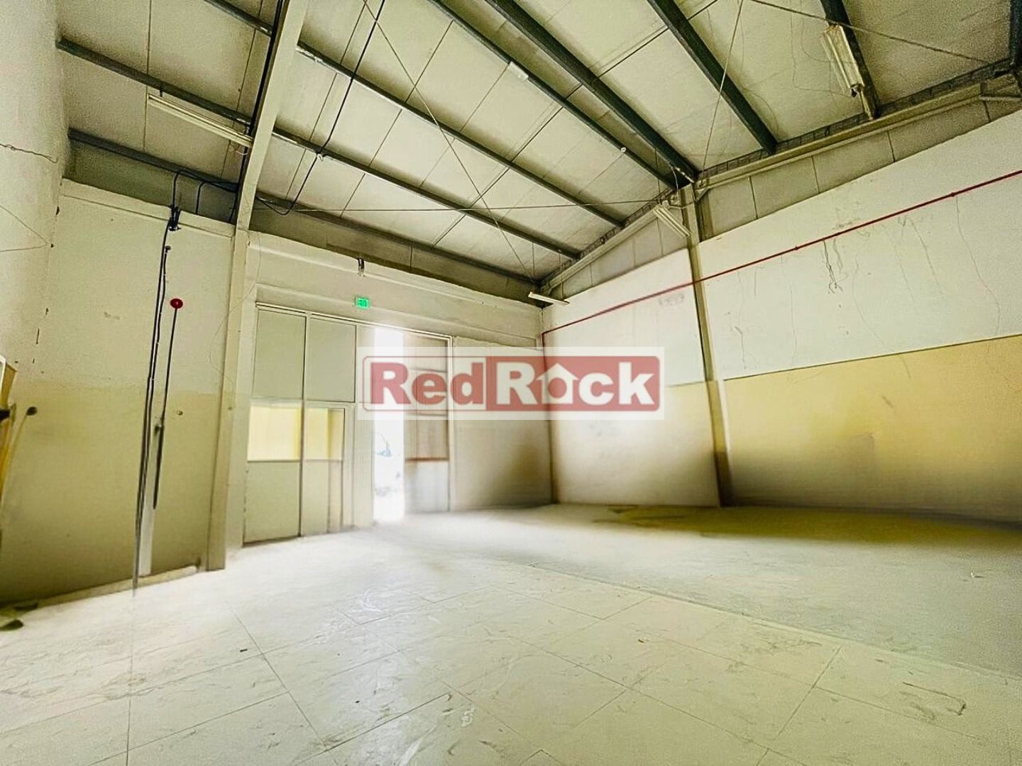 Pillar Free 1000 Sqft Fully Insulated Warehouse