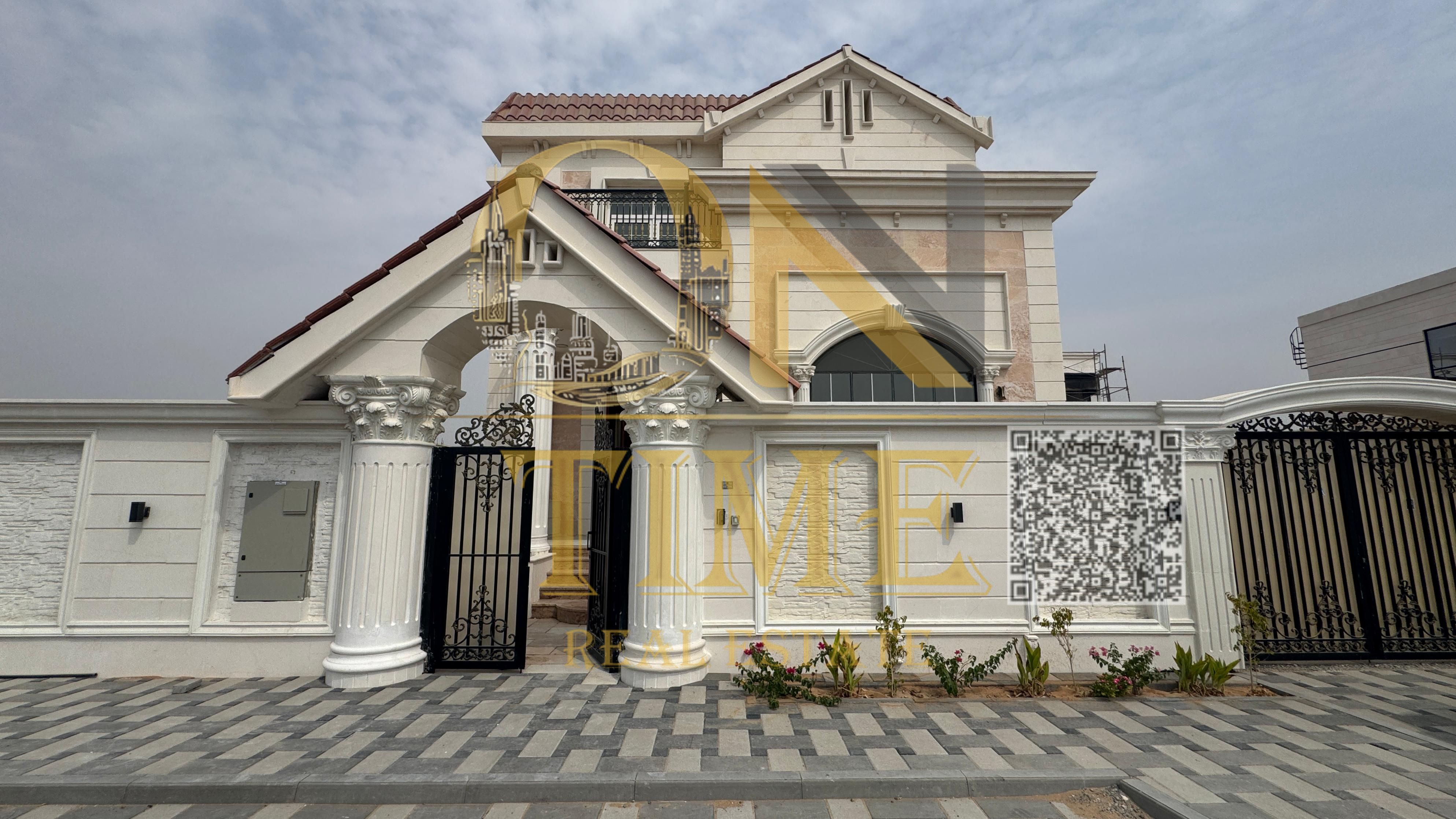Villa with a distinctive stone facade | Strategic location | 4 master bedrooms | Internal basement | Close to all services