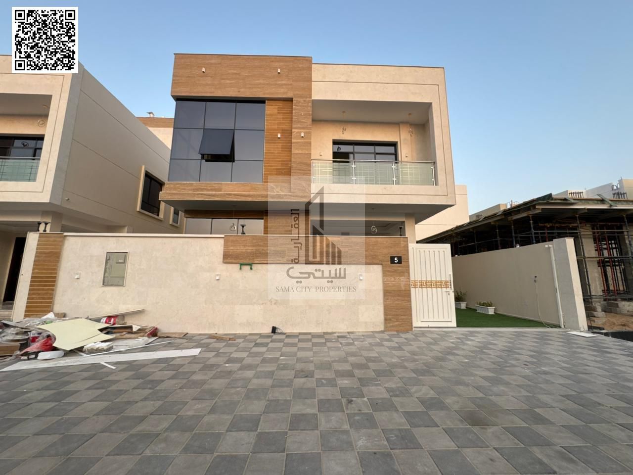 Premium Villa with 6 Bedrooms and Roof