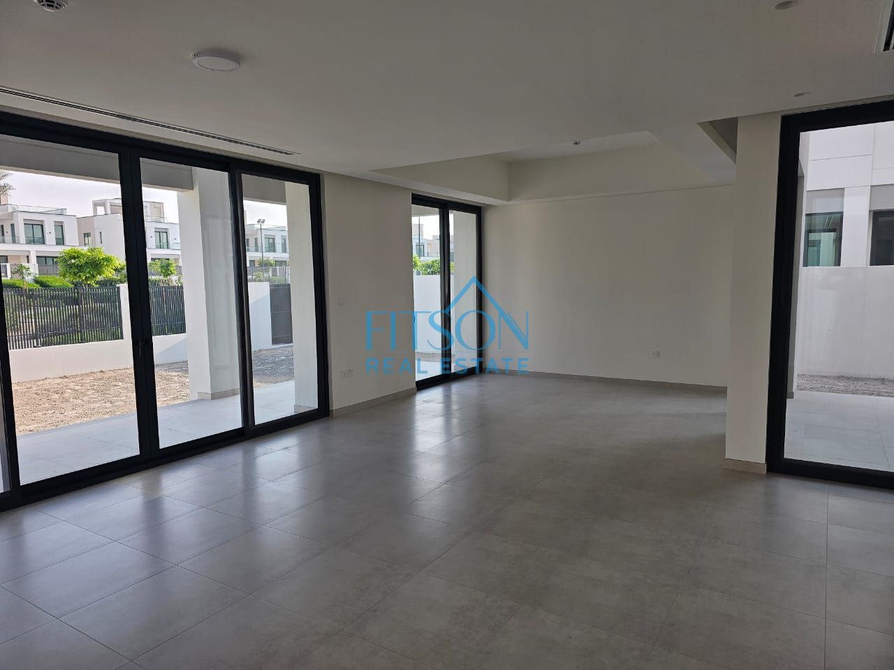 BIG LAYOUT | PRIME LOCATION | READY TO MOVE