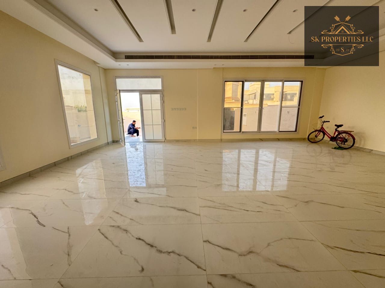 Modern stylish luxury 3 bedroom villa prime location healthy living environment majlis hall maid room 5 modern bathrooms big parking garage