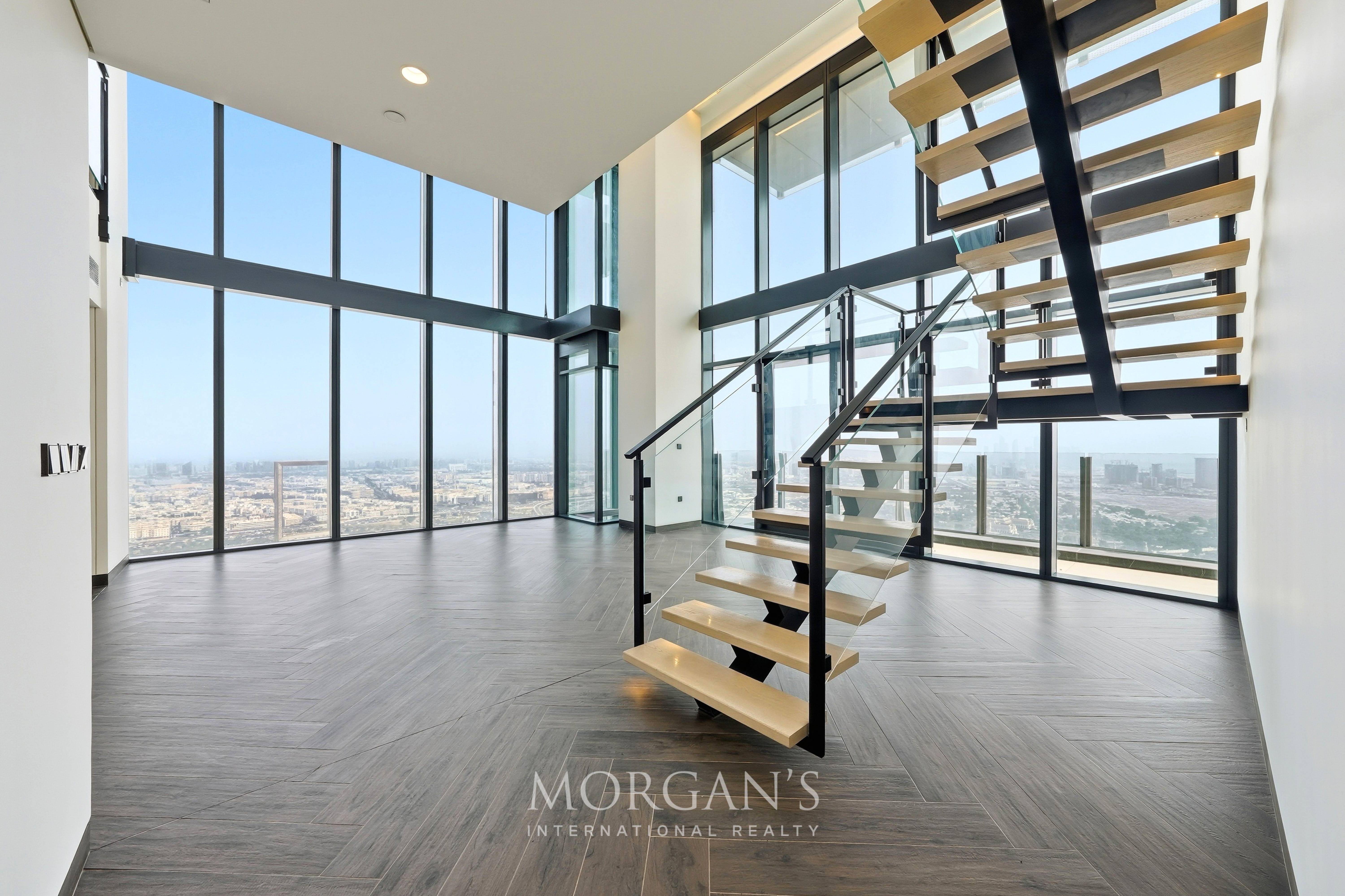 Spacious 3BR Duplex | Corner Unit | Great View