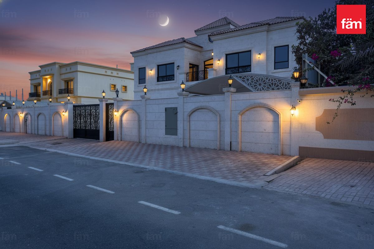 Modern Villa With Nearby Schools & Amenities