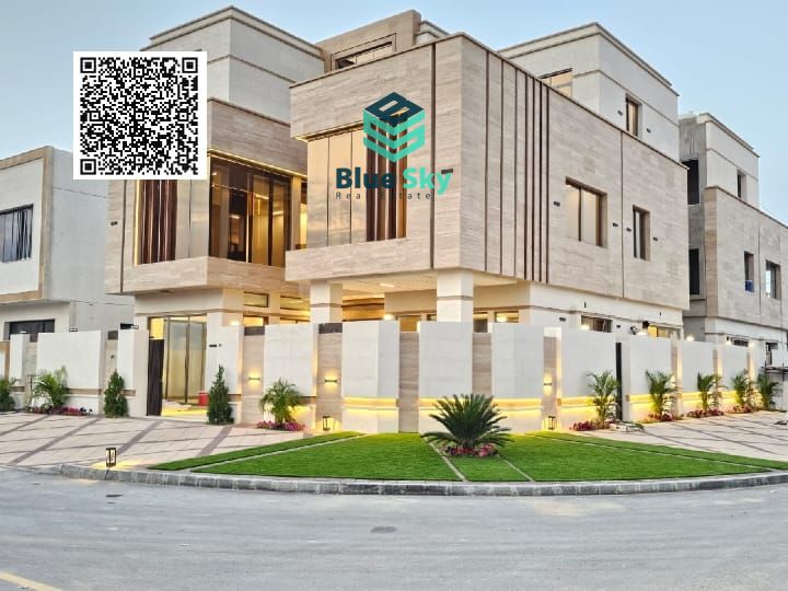 High-End Finishes - Luxury Corner Villa - Freehold