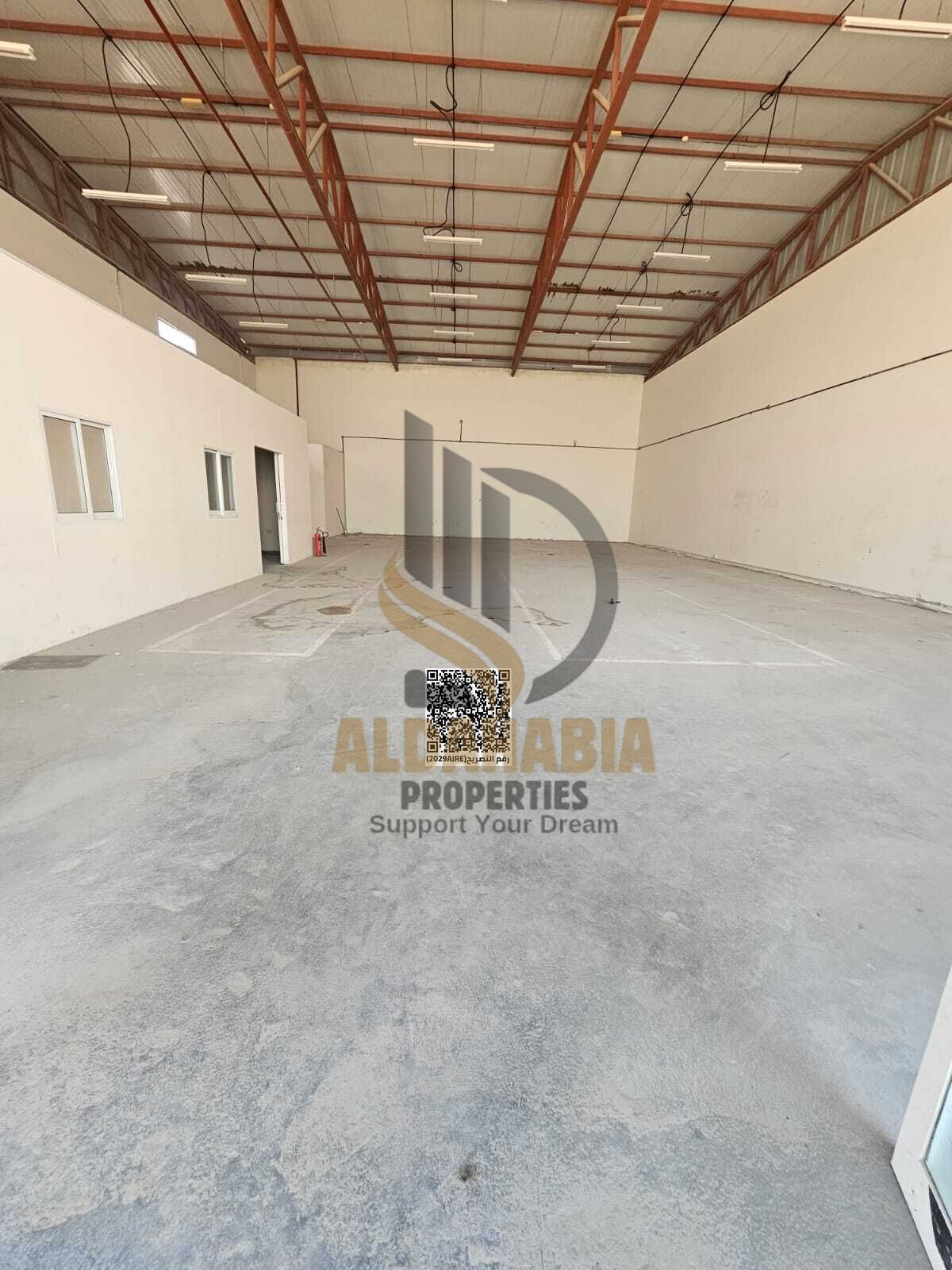 A spacious warehouse is available for annual rent in a prime location in Umm Al Quwain. The property isable for a wide range of commercial, industrial