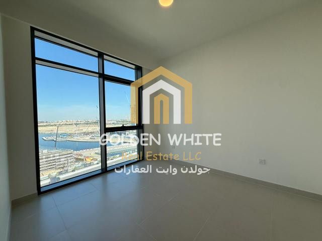 Brand New|Waterfront Luxury Living| Ready to Move In