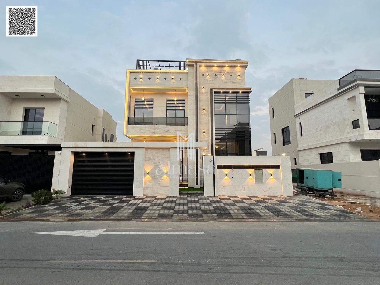 Villa for sale | Two floors + rooftop | 5 master bedrooms and a living room | Kitchen. Includes registration and ownership fees and air conditioning.