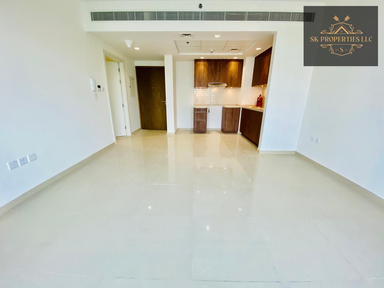 Spacious Apartment | With Balcony | Ready to Move