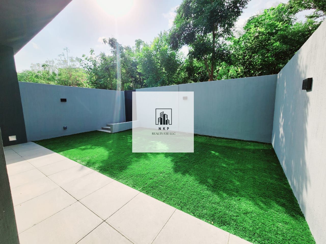 Spacious luxurious brand new 4 bedrooms townhouse lush fully furnished
