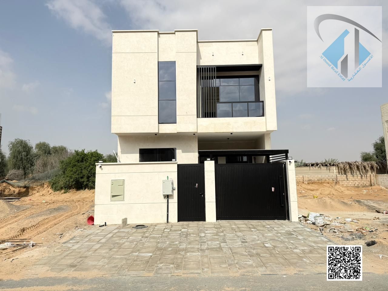 For sale: Modern 3-bedroom villa in Al-Haliyo 1 area, including electricity, water, and air conditioning. Registration fees included. Super deluxe fin