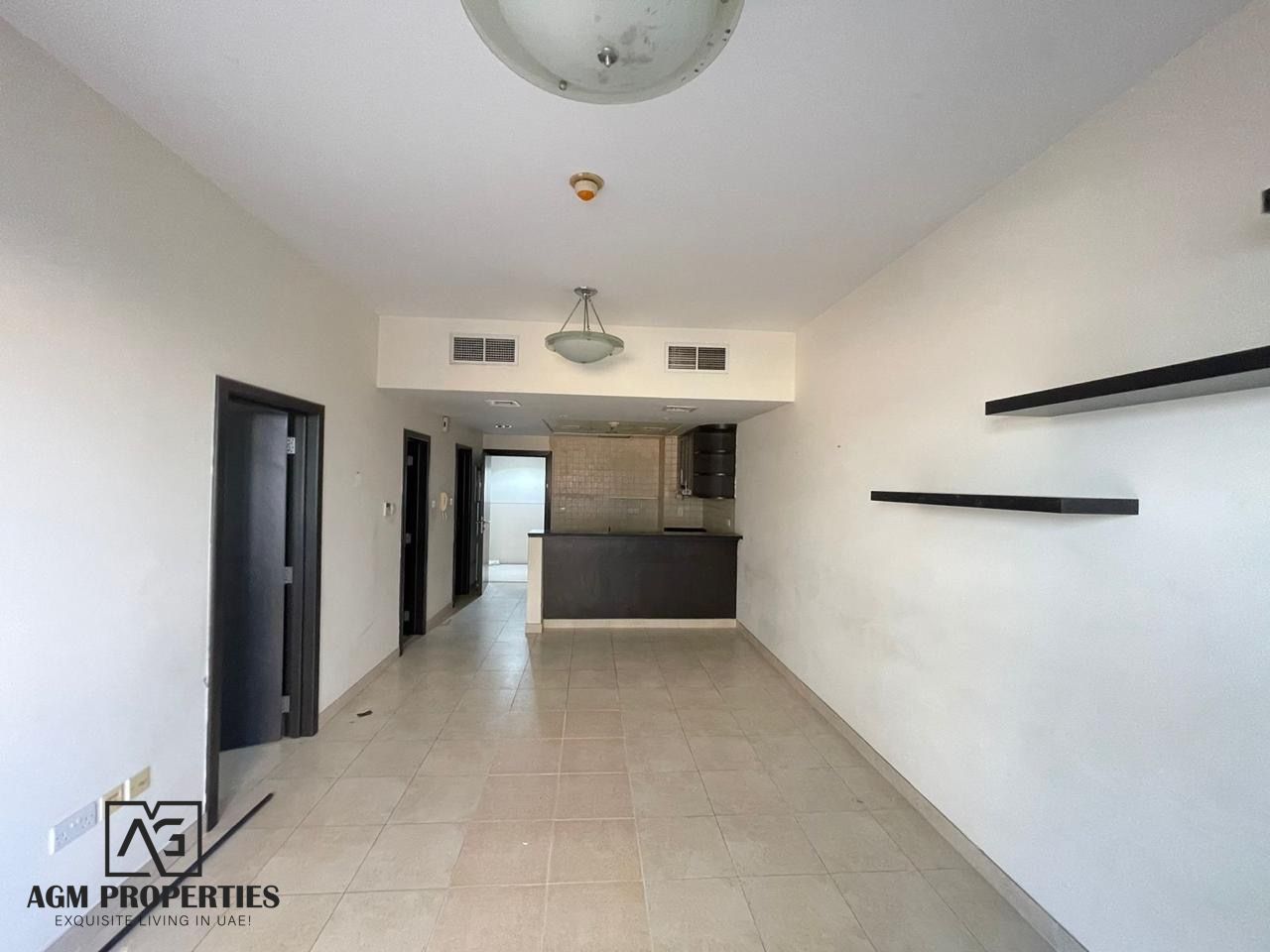 Corner one bed plus study | rented | good location