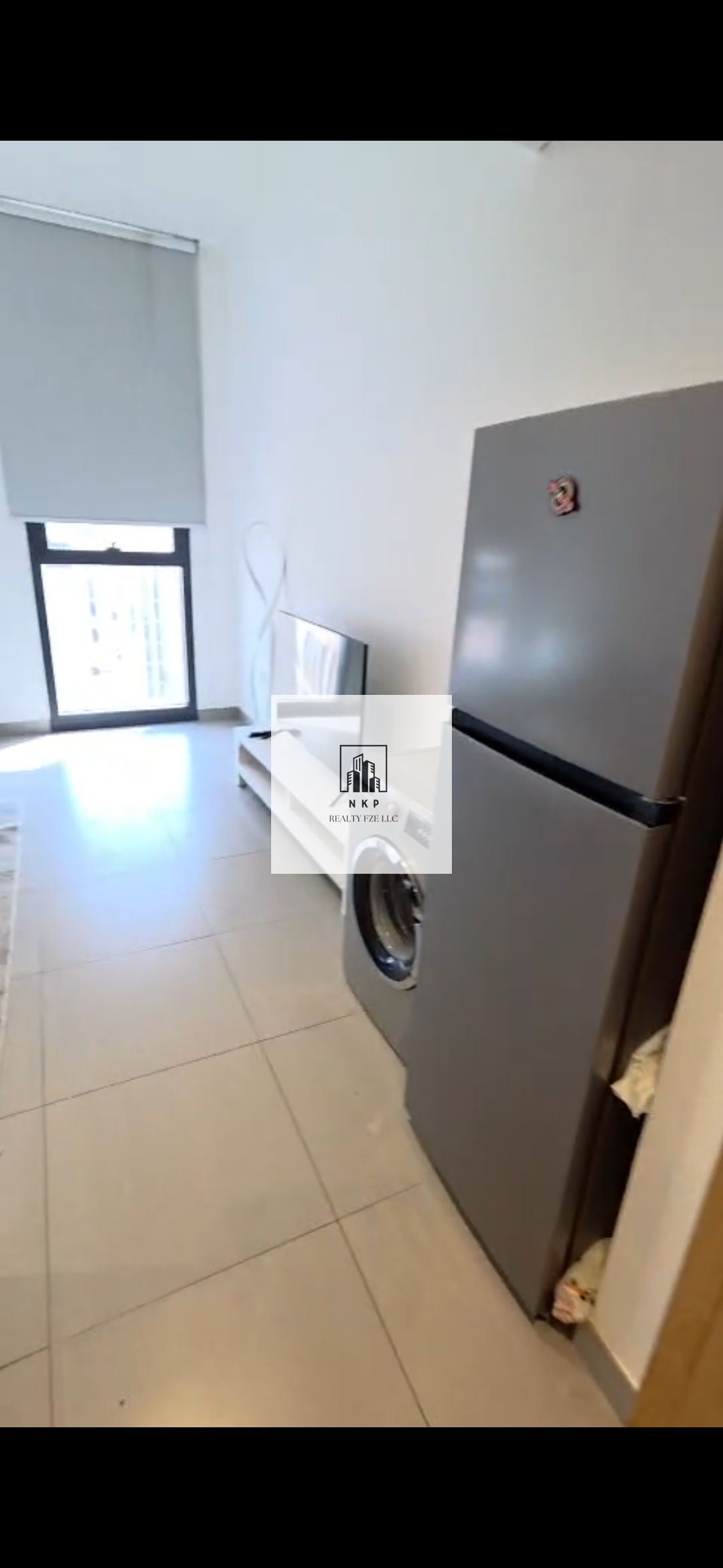 Spacious luxurious fully furnished studio apartment