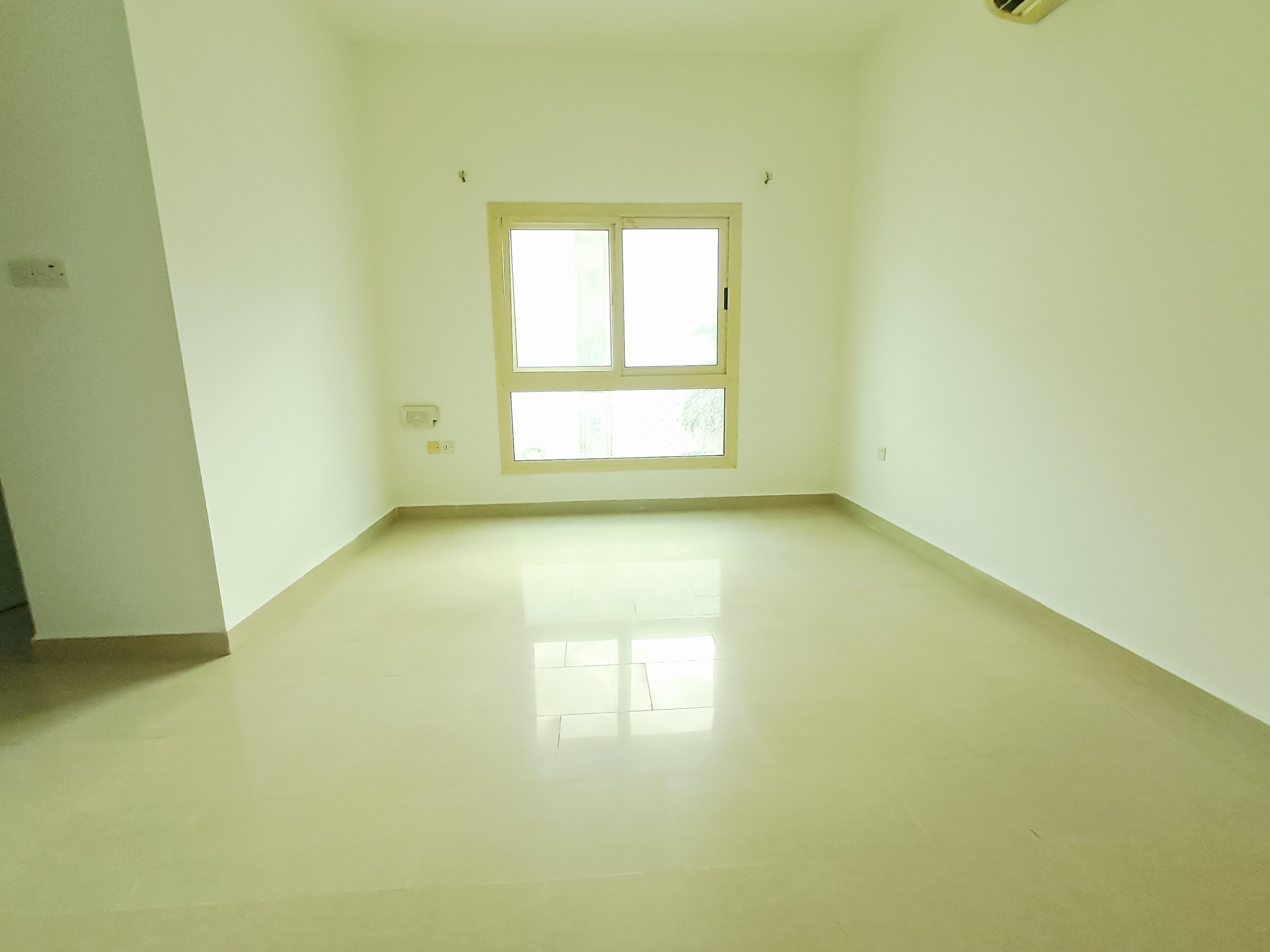 READY TO MOVE VERY NICE 1BEDROOM APARTMENT AVAILABLE