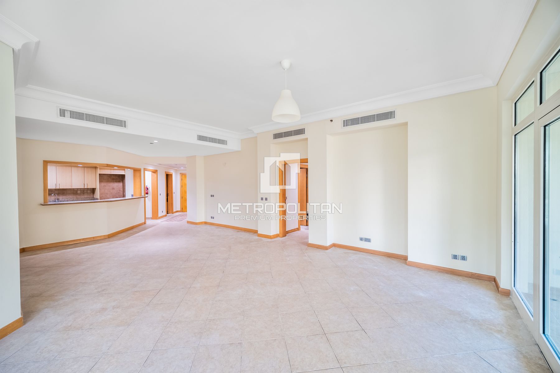 Newly Renovated | Spacious | Vacant | Beach Access