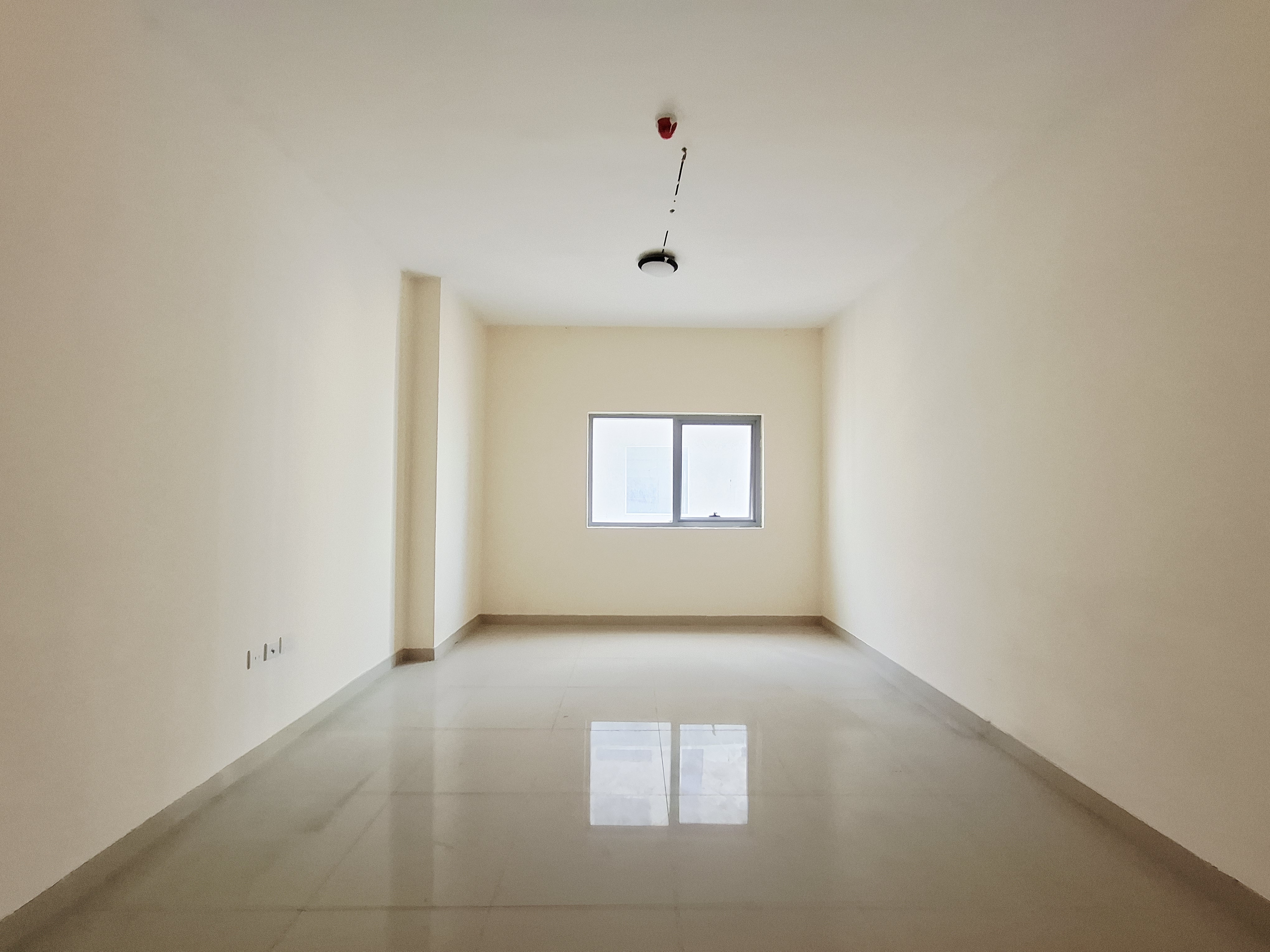 Lavish 1-BHK Same as new bldg with Parking Balcony for family Ready to Move