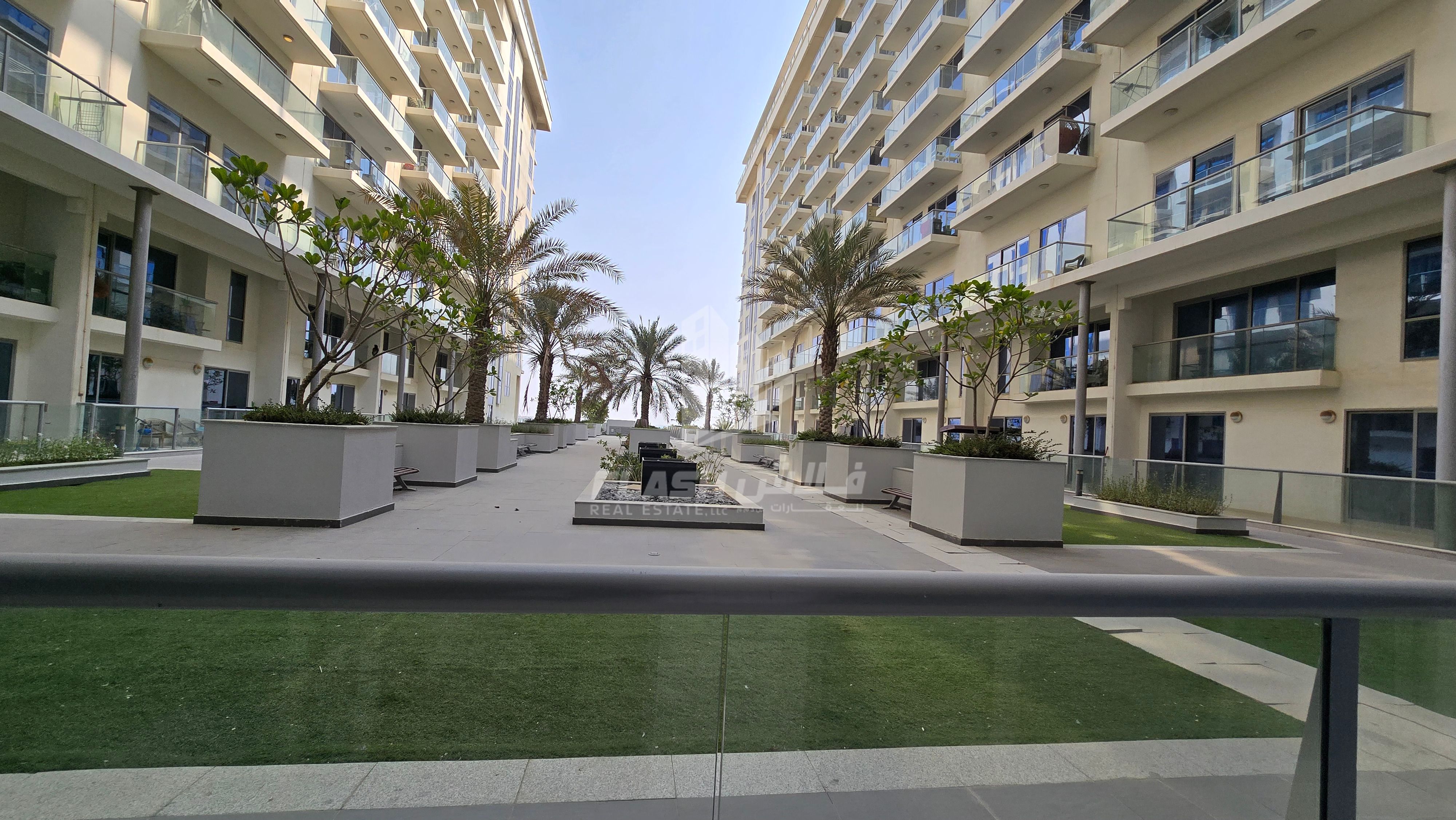 Great Deal| Investment Opportunity| Direct walk to Beach!