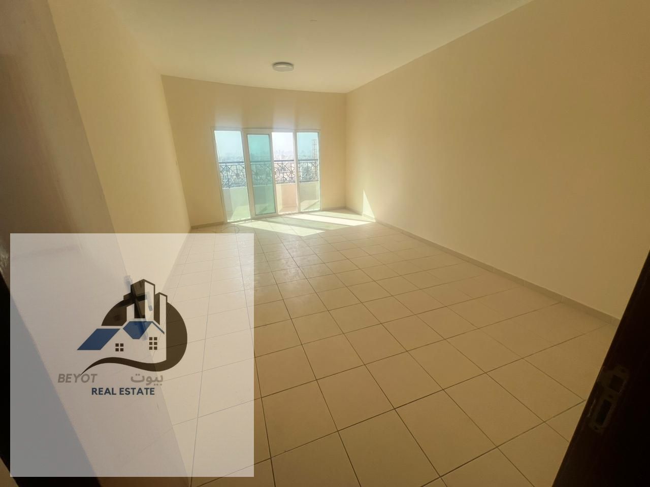 For Rent: 2 Bedroom Apartment with Living Room – Ajman, Al Nuaimiya 1 Prime location opposite Al Hikma School A spacious and very clean apartment