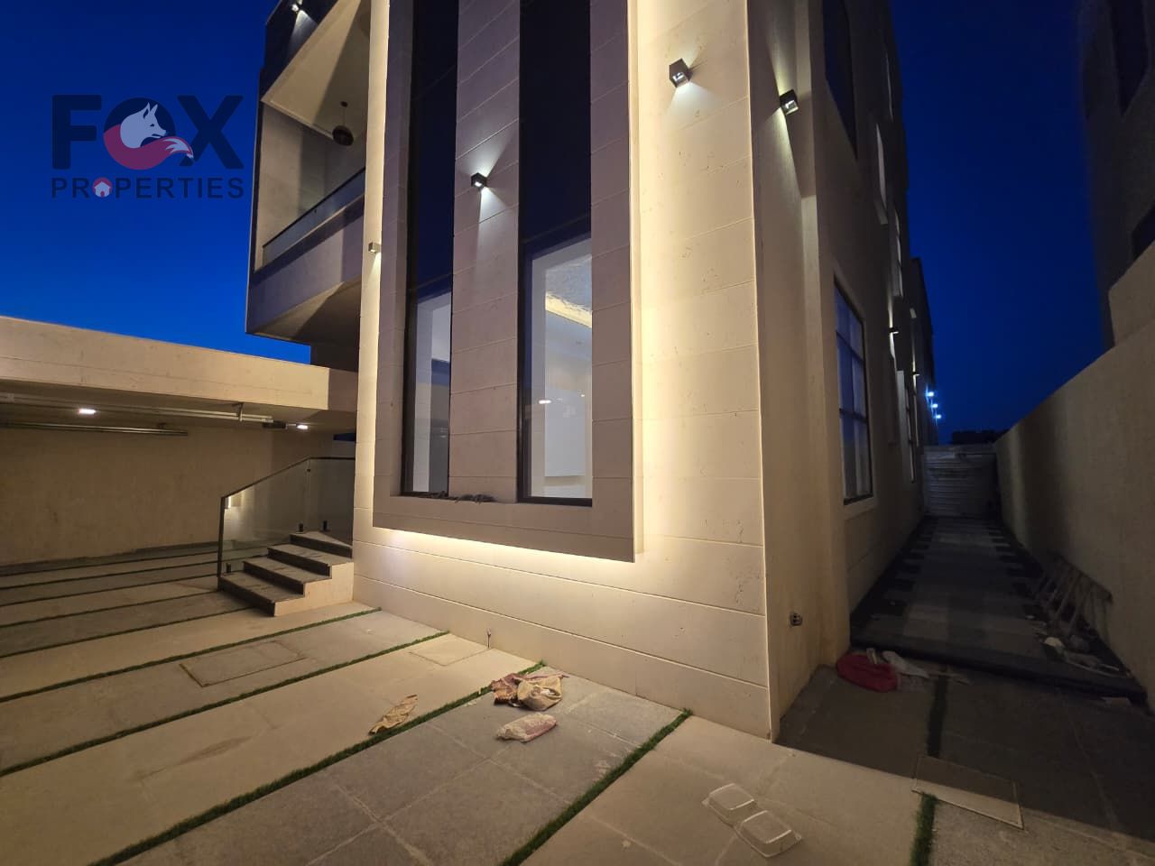 Villa with central air conditioning, fully equipped kitchen, excellent space, private roof terrace, first occupancy, excellent condition