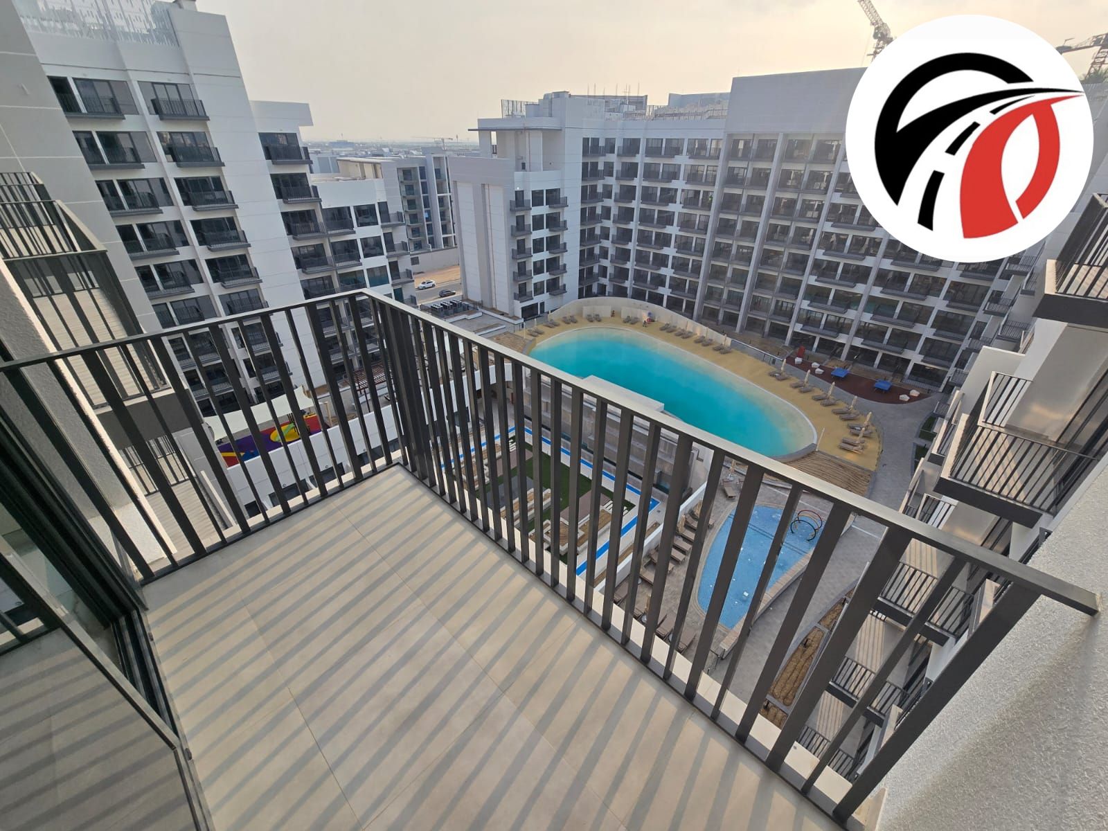 Brand New, Chiller Free, Elegant Spacious Studio, Pool And Mini Beach View