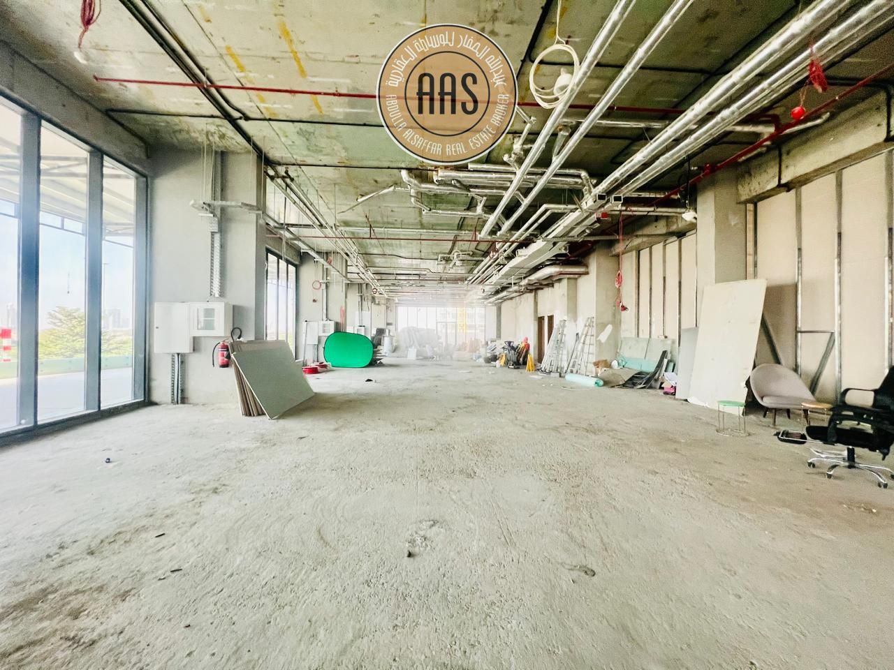 Spacious big shop available for rent with sky line view