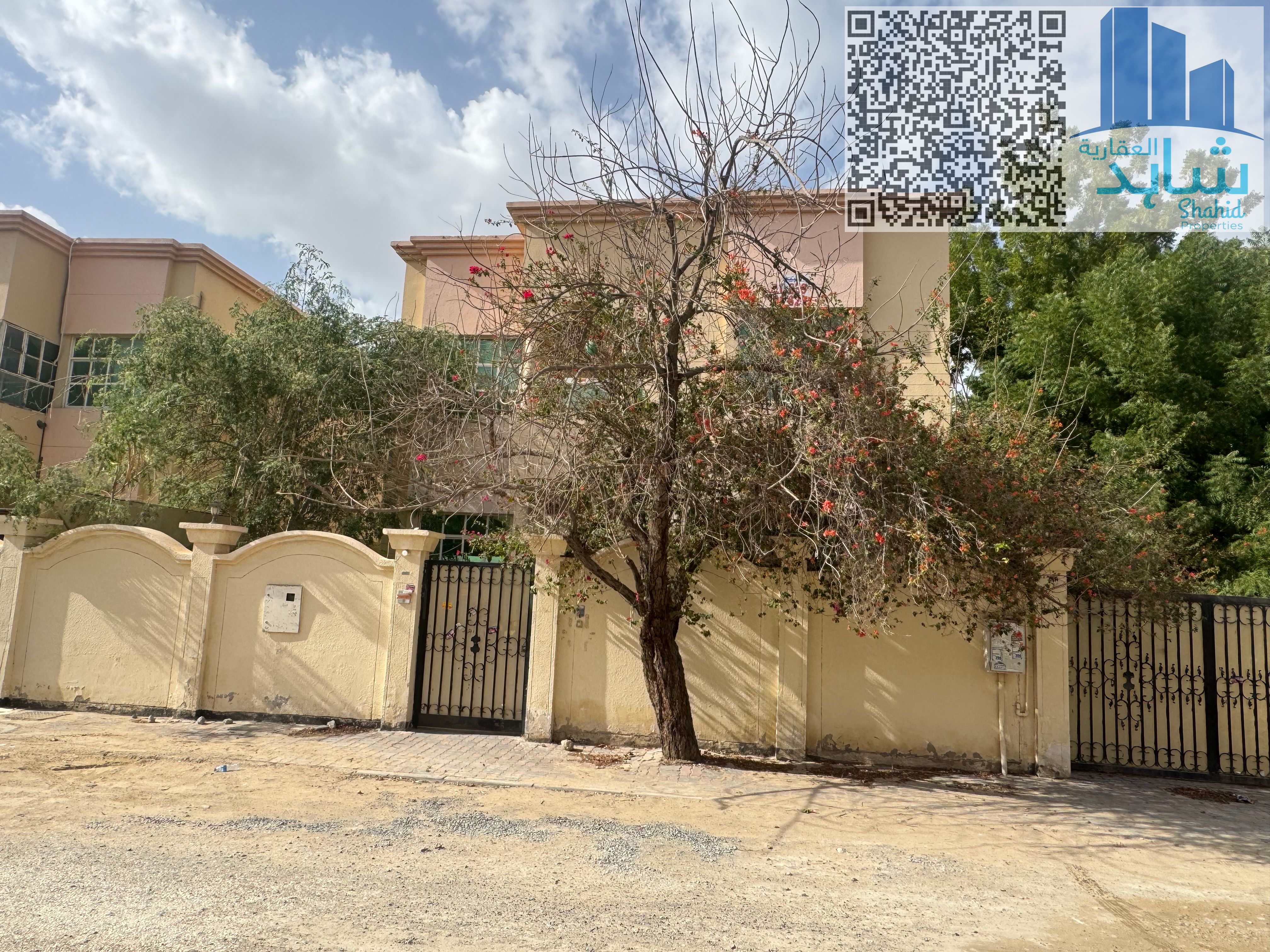 5 master bedroom villa Available For Rent in Al mowahit 3