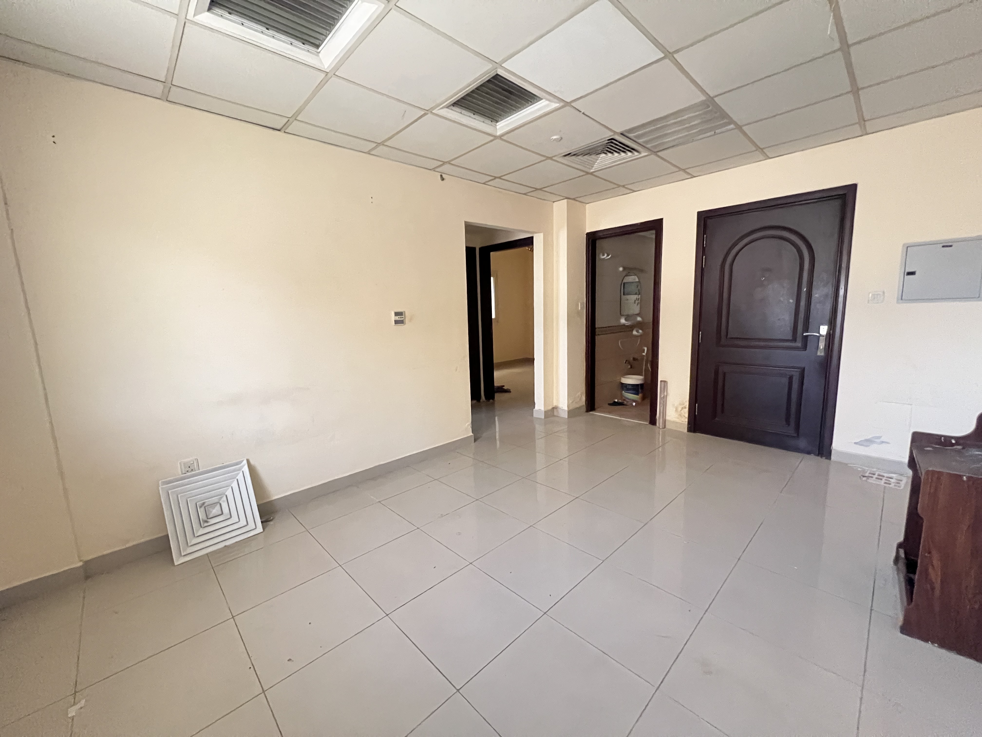 New muwaileh area 1bhk just in 30k with 2washroom family building